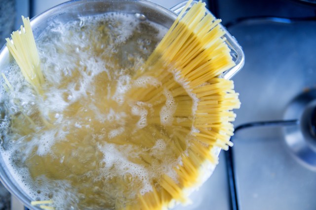 Ilustrasi merebus pasta Foto: Shutter Stock