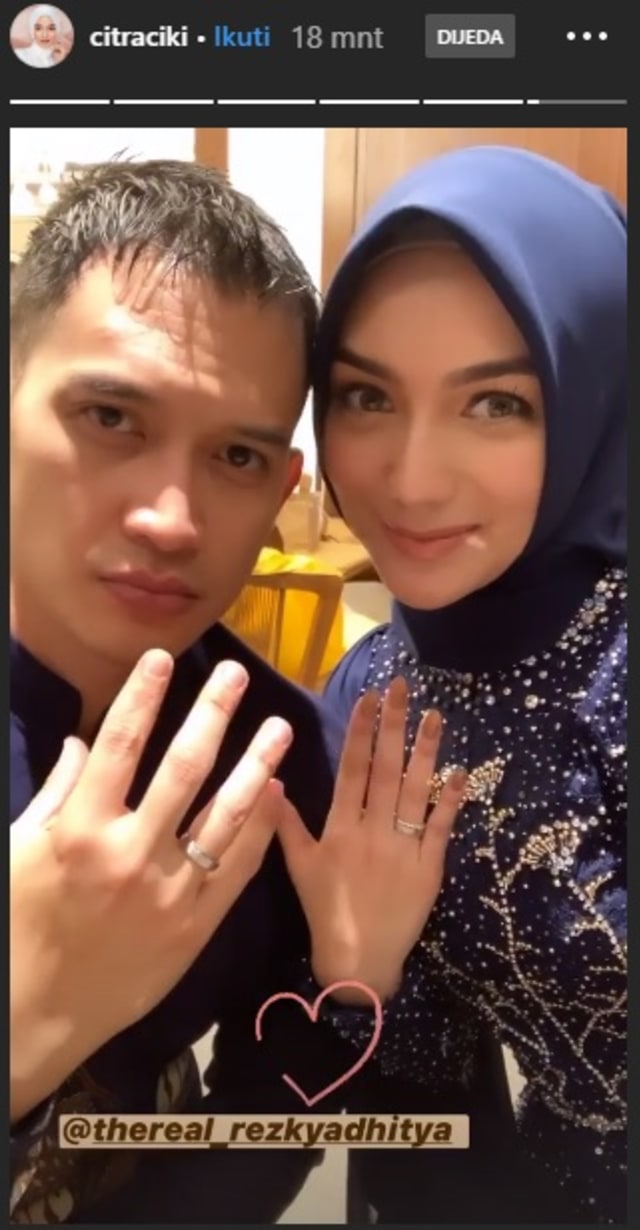 Potongan instastories Citra Kirana di instagram terkait lamarannya dengan Rezky Aditya.  Foto: instagram