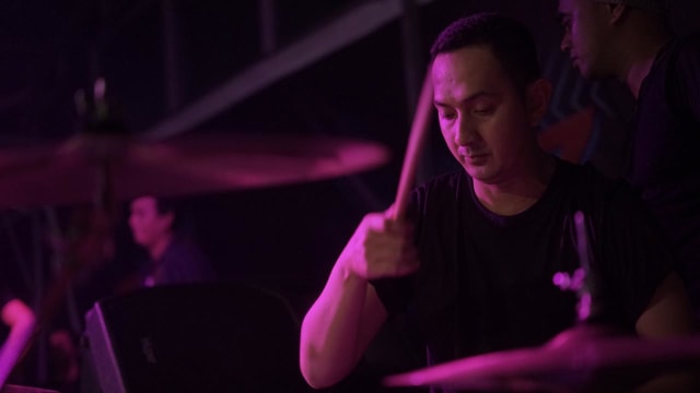 Mantan personel ex Captain Jack pada konser 'Sebuah Pertemuan'. Foto: Dok Banyu Susanto