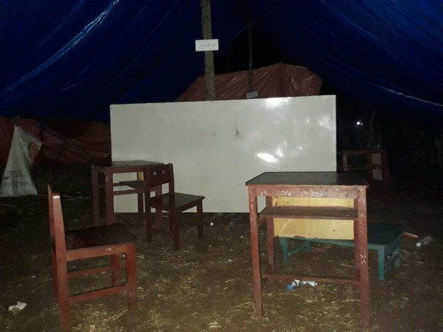 Kelas Darurat SD Negeri Wabela di Desa Waai, Maluku Tengah (27/10). Dok: Lentera Maluku