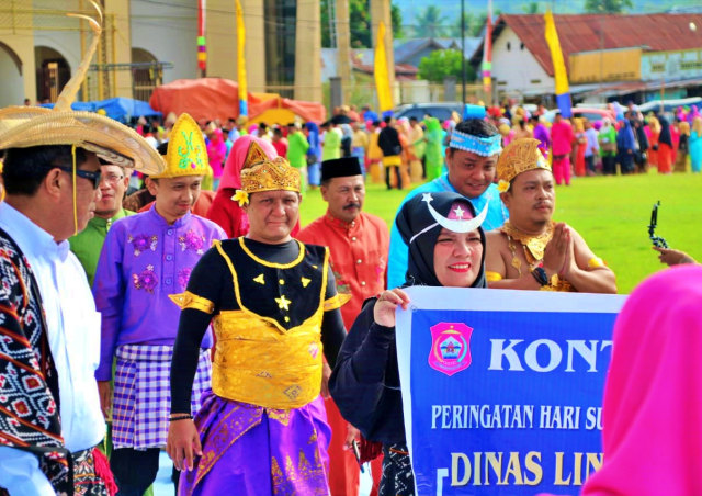 Ragam Pakaian Adat Nusantara Warnai Sumpah Pemuda di Gorontalo. Senin, (28/10). Foto : Dok Banthayo.id