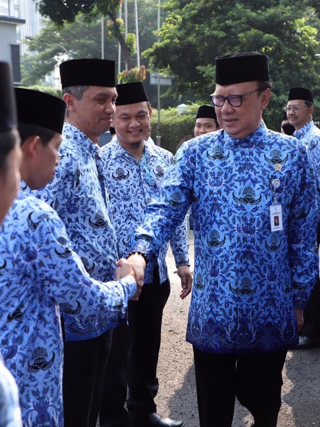 MenPANRB Tjahjo Kumolo saat Upacara Sumpah Pemuda. Foto: Dok. KemenPANRB