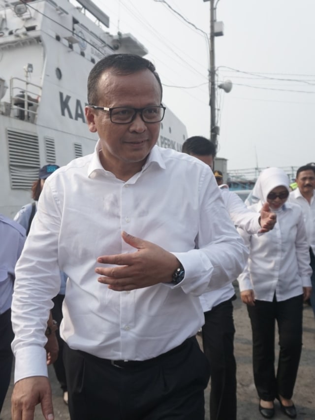 Menteri Kelautan dan Perikanan Edhy Prabowo di Pelabuhan Muara Baru, Jakarta, Senin (28/10). Foto: Iqbal Firdaus/kumparan 