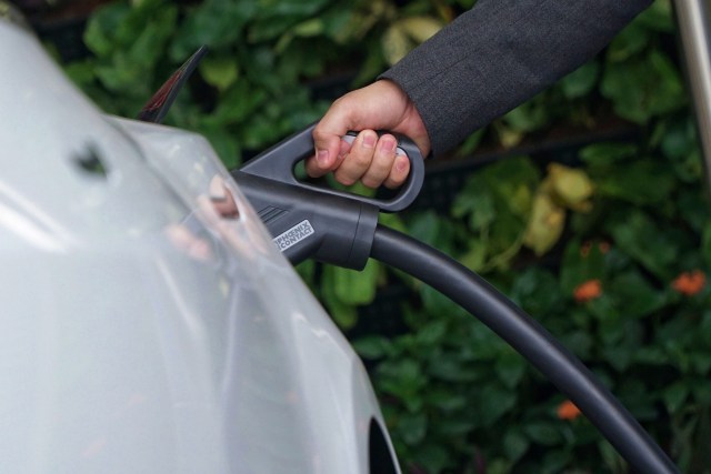 Peluncuran Stasiun Pengisian Kendaraan Listrik Umum. Foto: Jamal Ramadhan/kumparan