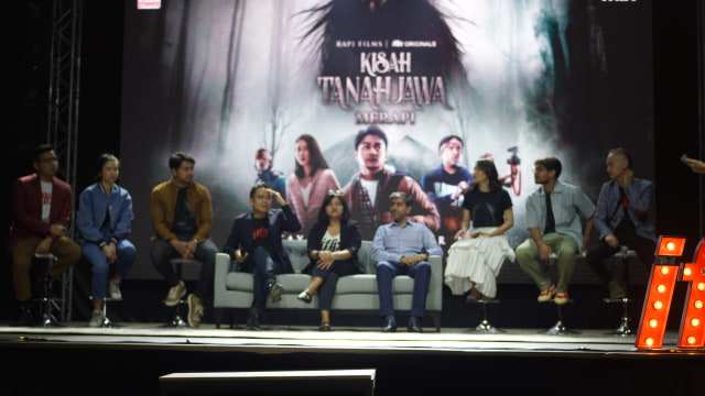 Para cast & crew Kisah Tanah Jawa: Merapi (Foto: Andri/PSR)