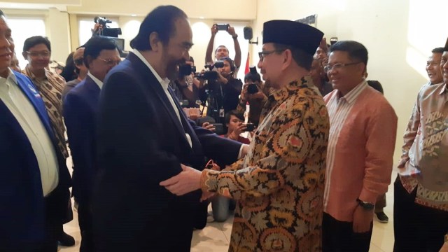Ketua Partai NasDem Surya Paloh (kiri) menggelar pertemuan dengan elite DPP PKS.  Foto: Ricad Saka/kumparan 