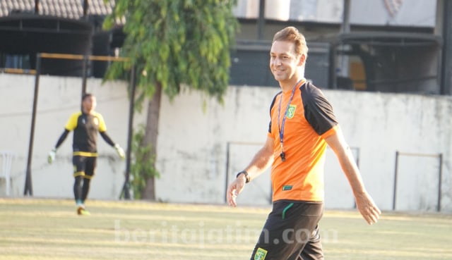 Paska Kalah Lawan PSS Sleman, Wolfgang Pikal Mundur dari Persebaya