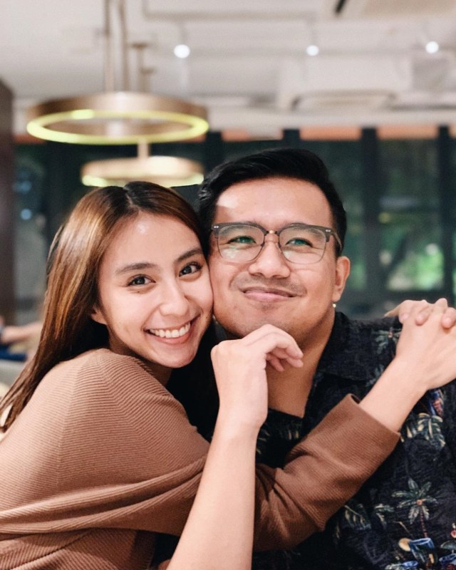 Joshua Suherman dan kekasihnya, Clairine. Foto: Instagram/@clairineclay