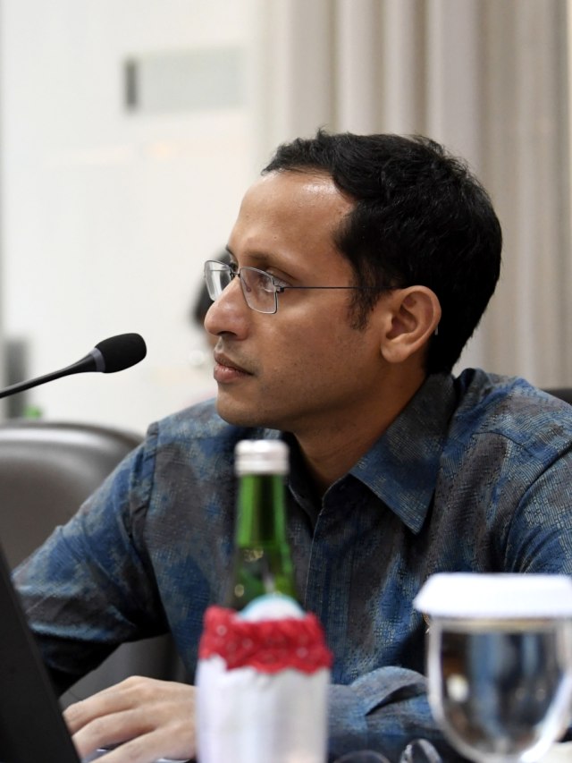 Menteri Pendidikan dan Kebudayaan Nadiem Makarim rapat terbatas penyampaian program dan kegiatan bidang pembangunan manusia dan kebudayaan di Kantor Presiden. Foto: ANTARA FOTO/Puspa Perwitasari