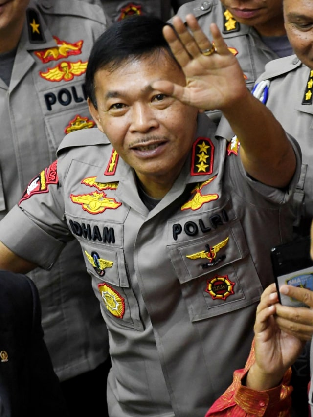 Calon Kapolri Komjen Idham Azis usai sidang paripurna di kompleks Parlemen, Jakarta, Kamis (31/10/2019). Foto: ANTARA FOTO/Aditya Pradana Putra