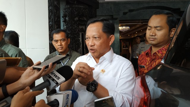 Mendagri tito karnavian saat ditemui di kantornya. Foto: Apriliandika Pratama/kumpara