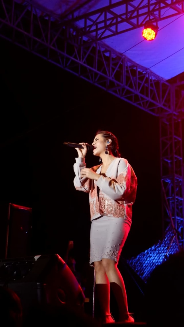 Raisa tampil di Senggigi Sunset Jazz, Minggu (3/11) Foto: DN Mustika Sari/kumparan