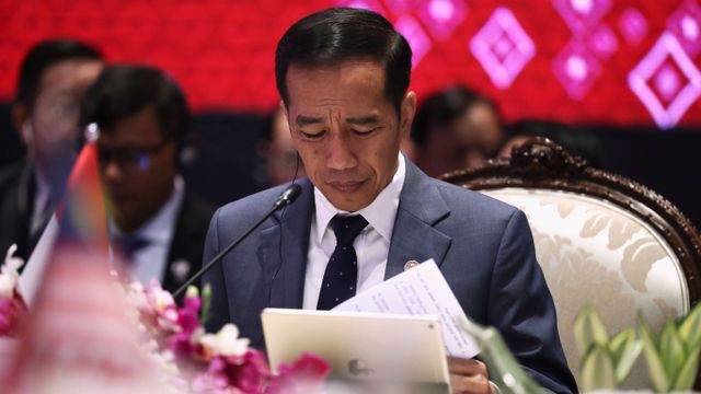 Presiden Jokowi saat di KTT ASEAN, Bangkok, Thailand. Foto: Reuters