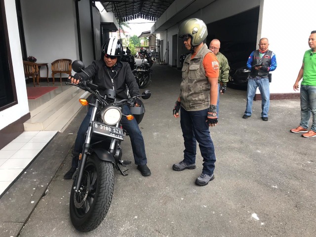 Kapolda Kalbar dan Pangdam Tanjungpura bersiap sebelum riding dengan Moge-nya. Foto: Dok Aufa Mahendra