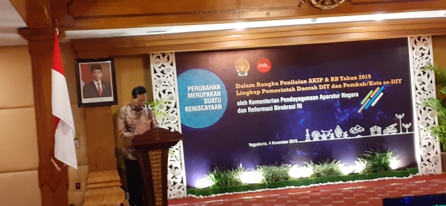 Gubernur DIY, Sri Sultan Hamengku Buwana X, saat memberikan sambutan di Penilaian AKIP dan RB tahun 2019, Senin (4/11/2019). Foto: erl.