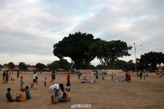 Suasana sore hari di Alun Alun Kidul Yogyakarta.  Photo by @gembulfoodie