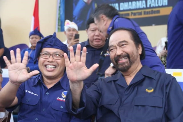 Ketua Nasdem Bali Ida Bagus Oka Gunastawa (kiri) bersama Surya Paloh (IST)