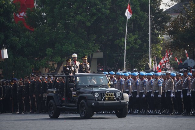 Upacara penyerahan mandat dari mantan Kapolri Jenderal Pol (Purn) Tito Karnavian kepada Kapolri baru Jenderal Pol Idham Azis. Foto: Irfan Adi Saputra/kumparan