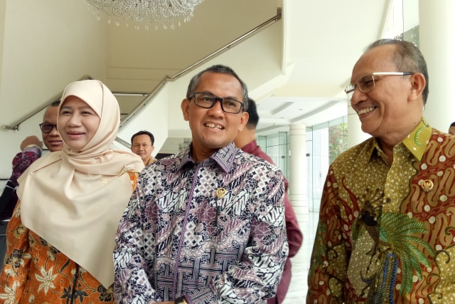 Ketua Komisi Yudisial Jaja Ahmad Jayus (tengah) di kantor Wakil Presiden. Foto: Kevin S. Kurnianto/kumparan
