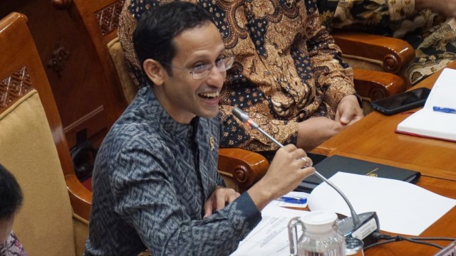 Menteri Pendidikan dan Kebudayaan Nadiem Makarim mengikuti rapat dengan Komisi X DPR.
Foto: Fanny Kusumawardhani/kumparan