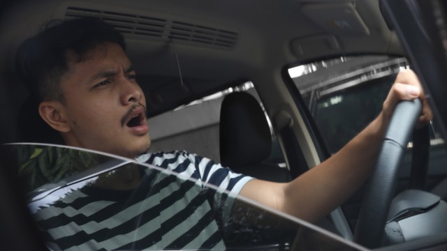 Ilustrasi mengantuk saat mengemudi. Foto: Aditia Noviansyah/kumparan