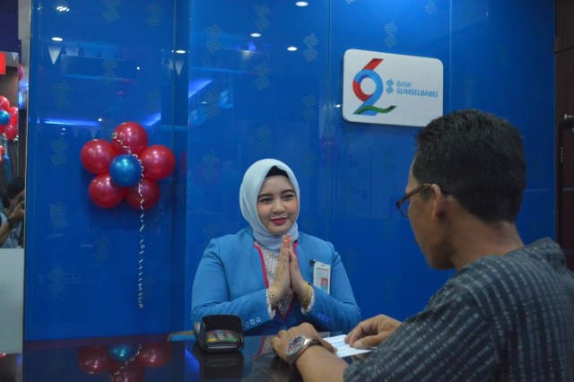 Layanan perbankan di Palembang. Foto. Reno/Urban ID)