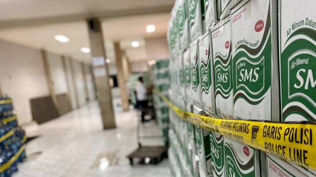 Gudang PT. Agrimitra Utama Persada di Kota Padang disegel Polda Sumbar (Foto: Istimewa)