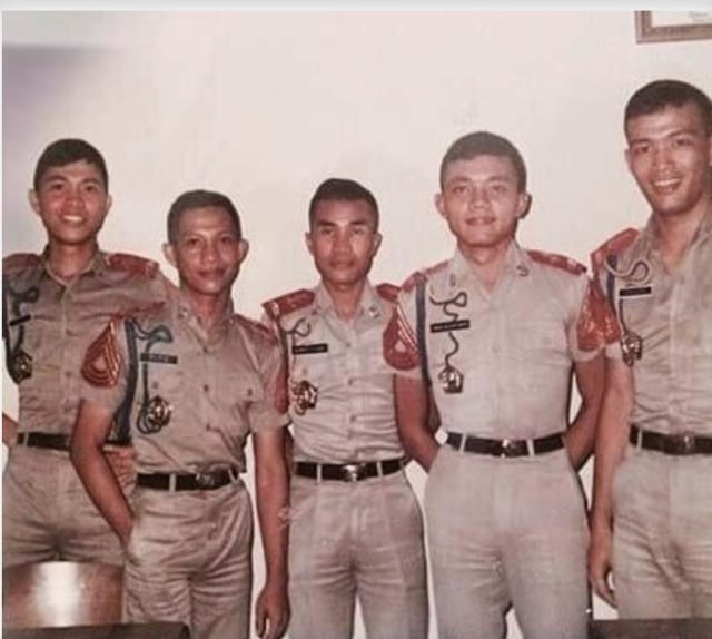Mendagri Tito Karnavian (kedua dari kiri)  saat di Resimen Korps Taruna. Foto: Dok. Istimewa