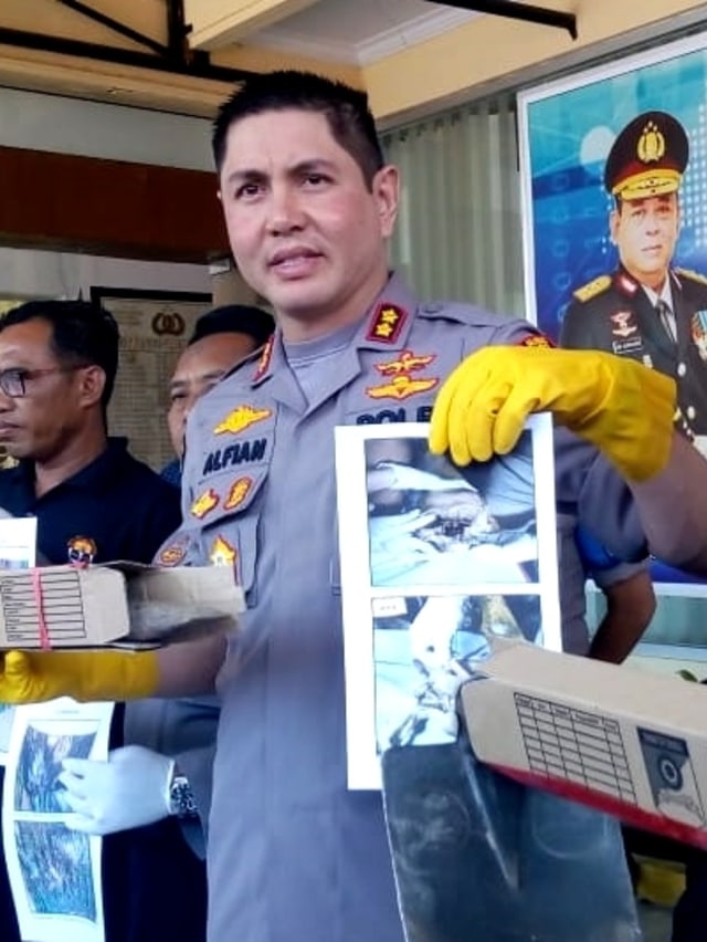 Polres Jember ungkap kasus mayat dibeton di musala.  Foto: kumparan