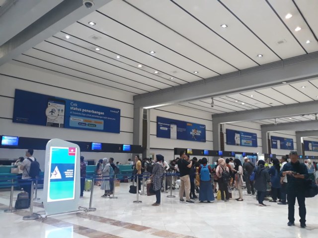 Suasana di check in counter Sriwijaya Air di Bandara Soekarno Hatta, Cengkareng, Kamis (7/11/19). Foto: Ema Fitriyani/kumparan
