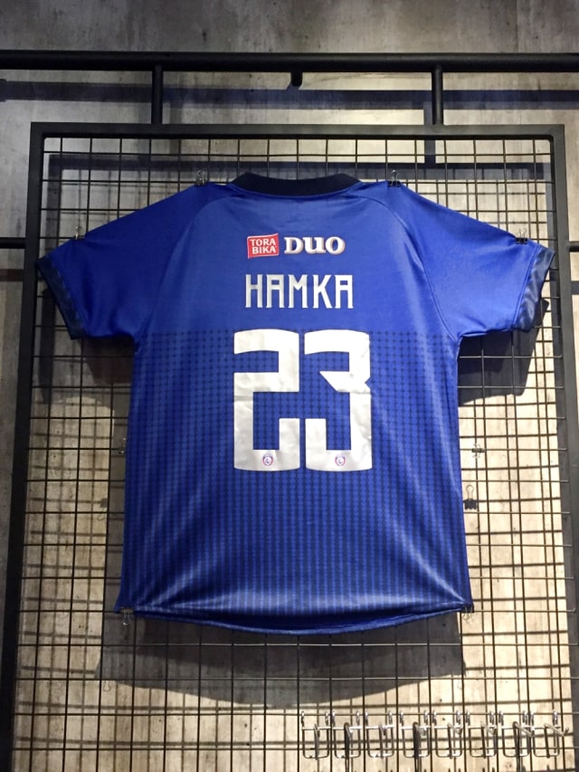 Jersi Matchworn Hamka Hamzah di Arema Store. Foto: Arif Utama/kumparan