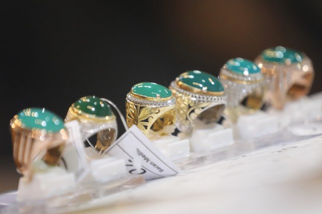 Batu mulia jenis bacan yang diikutkan dalam kontes batu di Banda Aceh pada awal September 2019 lalu. Foto: Suparta/acehkini