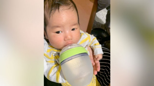 Review Botol Susu Comotomo
