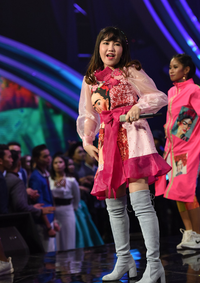 Via Vallen tampil Indonesian Dangdut Awards 2019, Kamis (7/11) Foto: Ronny