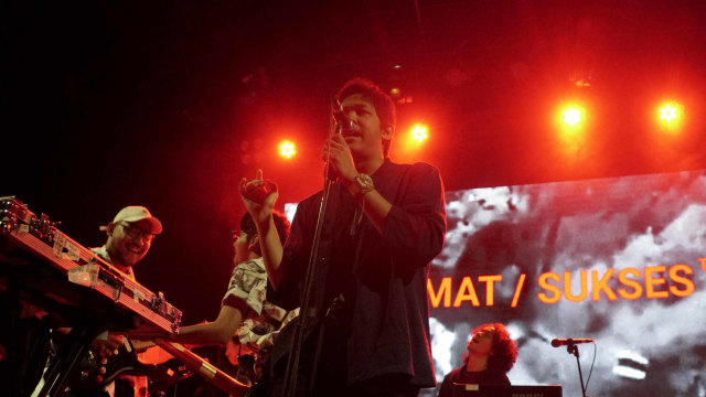 Penampilan .Feast di Konser Here Comes The Sun di Studio Palem Kemang, Jakarta Selatan. Foto: Helmi Afandi/kumparan