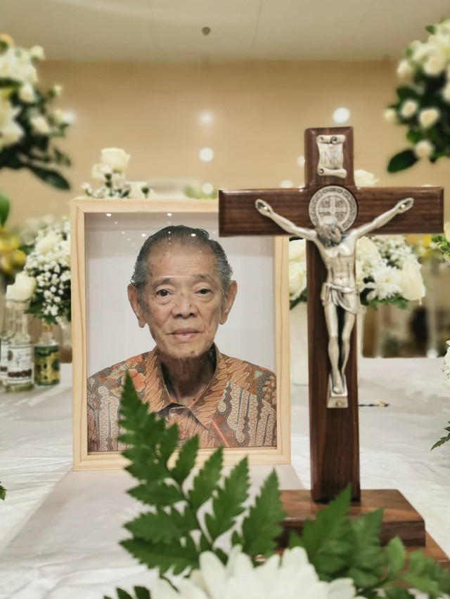 Ayah Olga Lydia meninggal dunia. Foto: Instagram/ @olgaly_dia