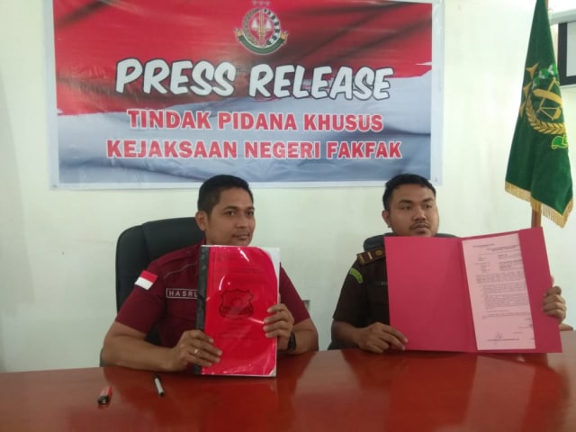 Pihak Kejaksan Negeri fakfak memebrikan keterangan pers, foto: Ifan