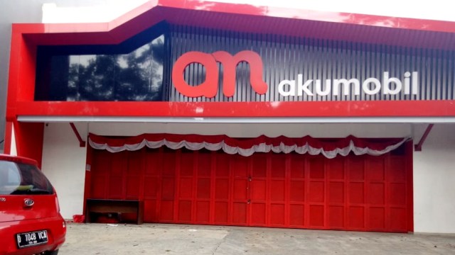 Suasana showroom akumobil di Jalan Sadakeling, Bandung, Jawa Barat.  Foto: Rachmadi Rasyad/kumparan