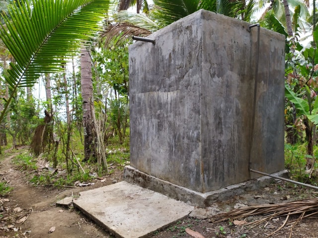 Bak air di Desa Lewobele yang hingga saat ini mubazir. Foto: Ola Keda.