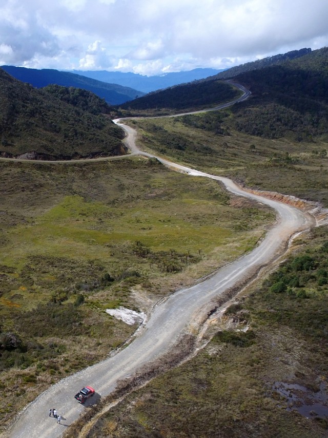 Jalur Trans Papua yang menghubungkan Wamena-Mamugu.
 Foto: ANTARA/Indrianto Eko Suwarso