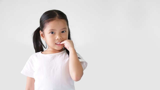 Penyebab Anak Balita Suka Menggigit Kuku. Foto: Shutterstock