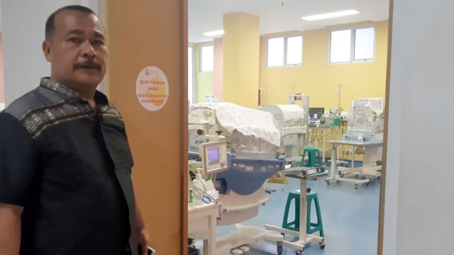 Ruangan tempat Sartika Lase, bayi labhir dengan usus di luar perut yang dirawat di RSUP M Djamil Padang (Foto: Humas RSUP M Djamil Padang)