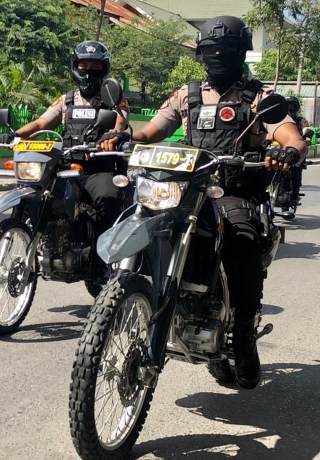 Patroli polisi di Banda Aceh, Rabu (13/11). Foto: Suparta/acehkini