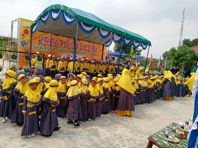Rangkaian acara Literasi Kreatif mengisi Bulan Bahasa di Sekolah Al Mujairin, Dotamana, Batam. (Foto: istimewa)