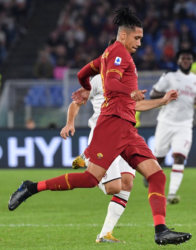 Chris Smalling saat membela AS Roma. Foto: AFP/Andrea Solaro