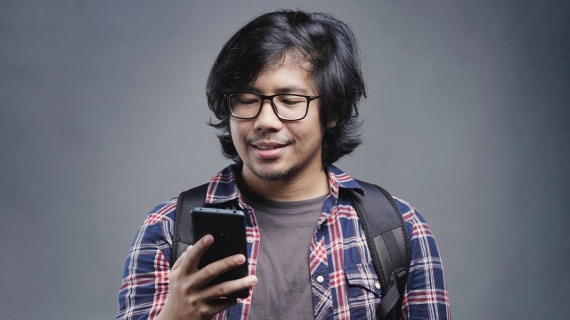 Ilustrasi mahasiswa rambut gondrong. Foto: Shutter Stock