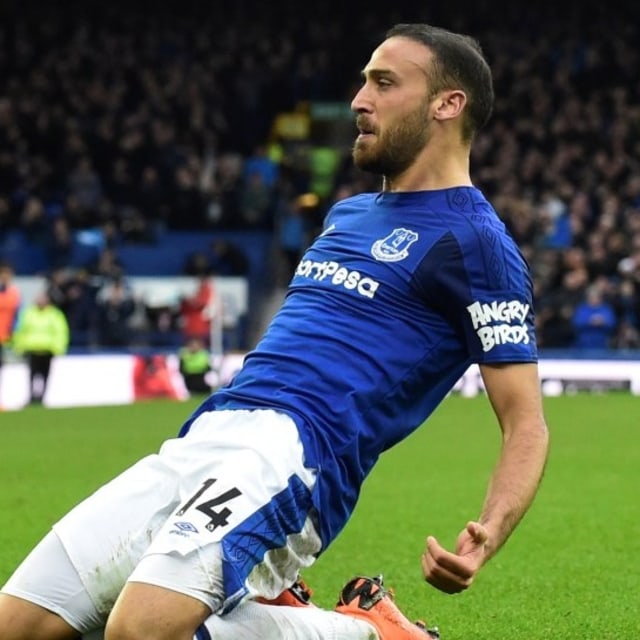 Cenk Tosun berkostum Everton. Foto: REUTERS/Rebecca Naden