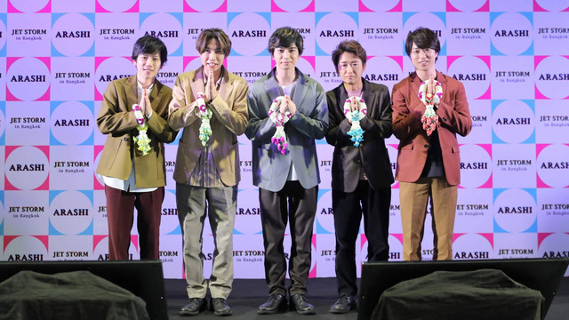 Arashi saat tur JET STORM di Bangkok. Foto: Dok. Vector Group