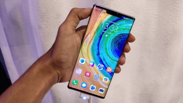 Huawei Mate 30 Pro. Foto: Aulia Rahman Nugraha/kumparan
