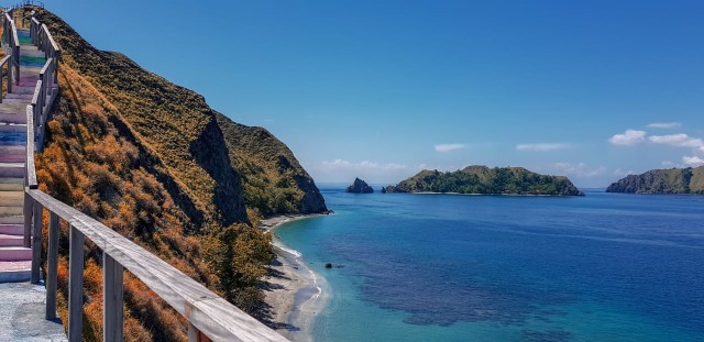 Pesona Wisata Pulo Dua di Kabupaten Banggai, Sulawesi Tengah. Foto: Dok. Dinas Pariwisata Banggai